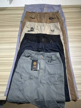 Pantalons de travail en plusieurs coloris